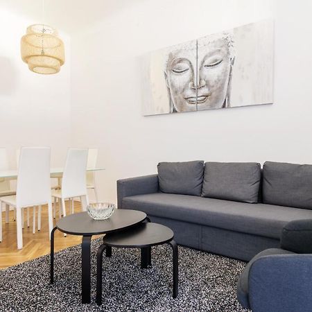 Hemeras Boutique Homes Luxury 4Bdr Close To Duomo Милан Экстерьер фото
